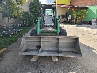 Smykový nakladač Case 85xt vaha 4 nosnost 2T - 11