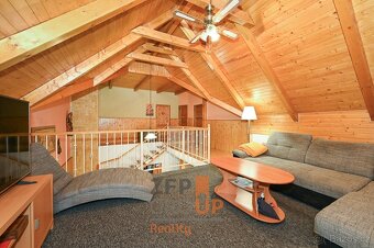 Prodej rodinného domu o rozloze 213 m², ulice Svárov, Velké  - 11