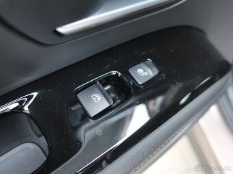 Hyundai Tucson 1.6T-GDi MILDHYBRID 132kW STYLE - 11