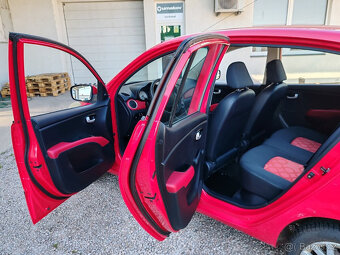 benzínový Hyundai i10 2009 klima - 11