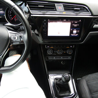 Volkswagen Touran III 1,4TSi 110kw, HIGHLINE, SUPER VÝBAVA - 11
