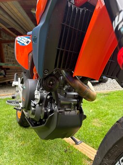 KTM SMC 690 R 2024 - 11