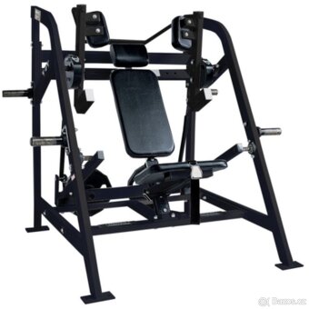 Hammer Strength - 12 strojů skladem - 11