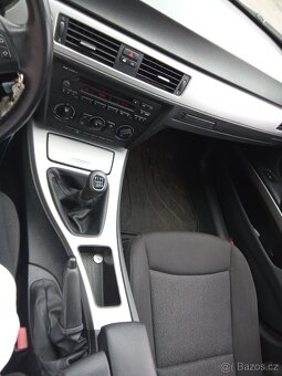 BMW 3 e91 320d individuál, nova technická, panorama - 11