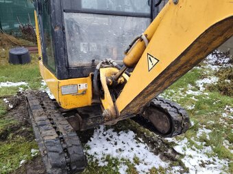 BAGR Schaeff Terex 1,65t s naklápěcí hydraulickou svahovkou - 11