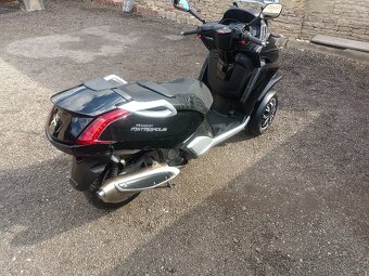 Peugeot Metropolis 400i CZ doklady v ceně Kufr. - 11