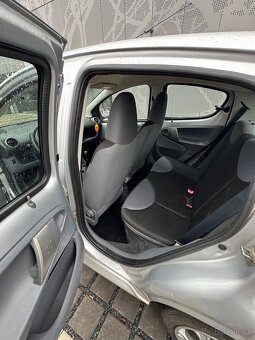 Peugeot 107, 1.0 , rok 2006 - 11