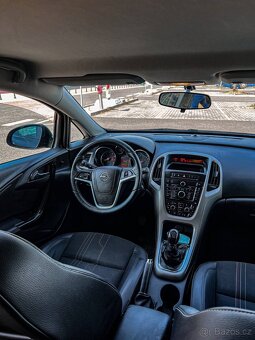 Opel Astra J Sports Tourer ve verzi 1.4 Turbo. - 11