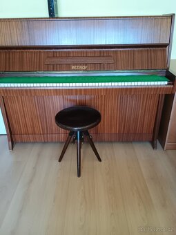 Pianino Petrof 114 k 3 pedály s moderátorem na ztišení - 11