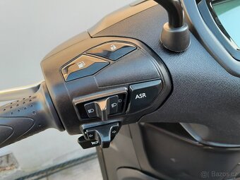 Piaggio Beverly 300i HPE, 2023, TOP stav, 6000km - 11
