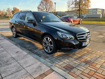 Mercedes-Benz Třídy E, Mercedes-Benz Třídy E, 250 GCI - 11