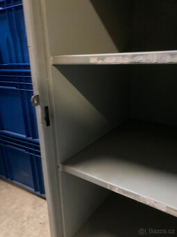 Trezor dvouplášťový starší s podstavcem za 3.000 kč - 11