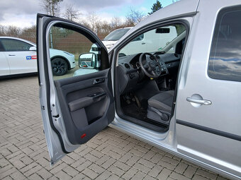 VW Caddy 1,6 TDI Obytná vestavba, solár, lůžko - 11