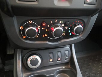 Dacia Duster 1.2TCe,4x4,navi,klima,tažné,kůže,výhřev,1.majit - 11