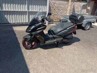 Kymco Downtown 125 černý 2 - 11