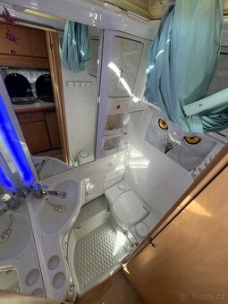 Karavan hobby de Luxe 2006+predstan 12v solary - 11