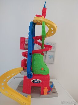 Dráha pro autíčka Fisher Price - 11