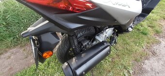 Yamaha X max 125 (2018 nové v čr ) - 11