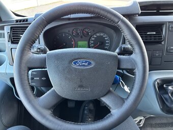 Ford Tranzit 7Míst Dvoj Montáž 2.2Tdci 114KW RV. 2014 - 11