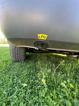 Volkswagen Caddy III 1.4 16v 116tis/km LPG - 11
