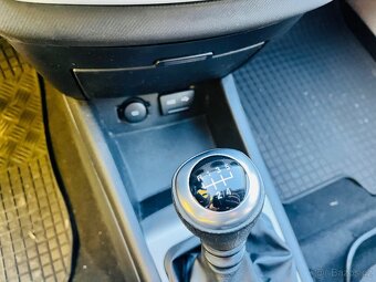 KIA CEED 1.4 i 80 kW BENZÍN MLHOVKY KLIMATIZACE - 11