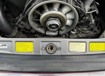 Porsche 911 Carrera 3.2 Coupé G50 – klasika s rodokmenem - 11