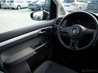 Volkswagen Touran 1.6TDi 7 MÍST-SERVIS-VSTŘIKY - 11