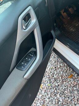 Peugeot 2008 1.2 PureTech - 11