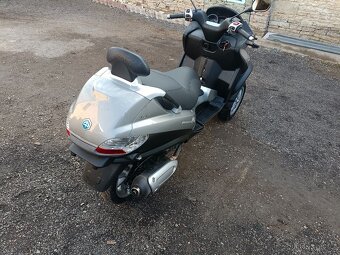 Piaggio mp3 250 LT CZ doklady v ceně - 11
