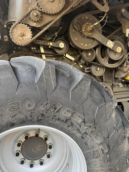 Prodám sklízecí mlatičku Massey Ferguson 7382 Centora - 11