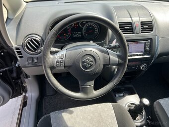 SUZUKI SX4 1,6i 88KW 1.MAJITEL 35000KM NAVIG.TAŽNÉ VYHŘ.SED. - 11