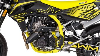 SWM Motard SM125R - 11