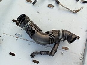 PŘÍSLUŠENSTVÍ MOTORU - VW / ŠKODA / AUDI 1,9TDi 77kW BLS - 11