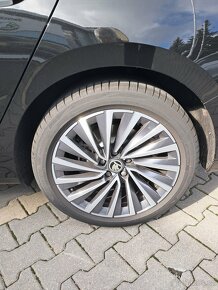 Nová Škoda Superb IV Laurin & Klement 2,0 TDI 110 kW 7-stup - 11
