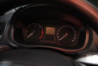 Škoda Fabia 2 kombi 1.4TDi 59kW - klimatizace - ESP - 11