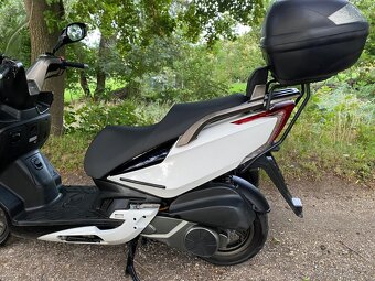 Kymco Grand Dink 300i - 11