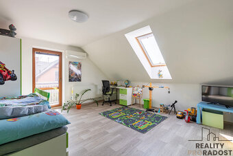 Prodej rodinného domu 240 m², pozemek 569 m² U potoka, Kobyl - 11
