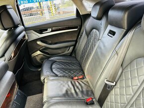 Audi A8 sedan - 11
