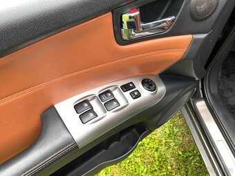 Kia Sportage 2.0 16V 4WD – na opravu nebo na díly - 11
