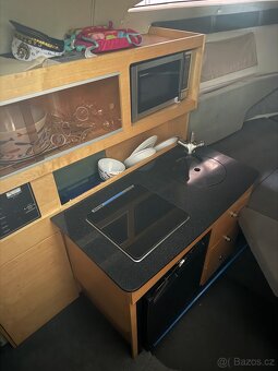 BAYLINER CIERA 8 + vlek - 11