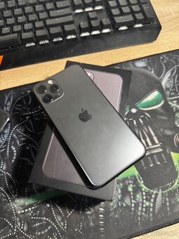 IPhone 11 Pro 64gb + příslušenství - 11