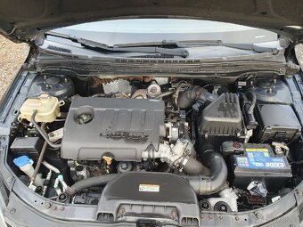 Hyundai I30 CW 1.6crdi COMBI 66KW r.v. 2010 - 11