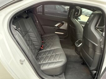 BMW i7 xDrive60 - 11