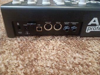 Jako nová Akai MPK25 Professional MIDI klávesnice - 11