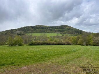 Prodej zemědělské usedlosti 895 m², pozemek 451 434 m2 - 11