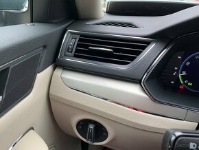 ŠKODA Superb Combi L&K 2,0 TDI 147 kW 7-st aut 4x4 PANORAMA - 11