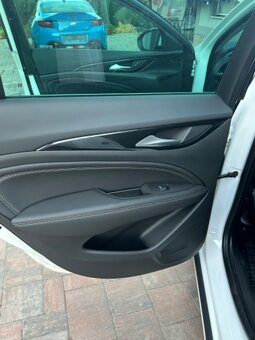 Opel Insignia B1.5 TURBO (sport tourer) Garance 47000km - 11