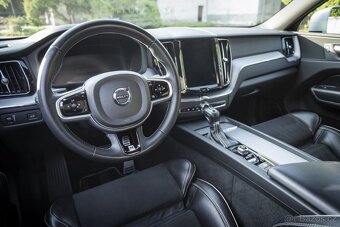 Volvo XC60 D4 R-Design AWD A/T 140kw - 11