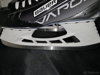 Nové brusle BAUER - VAPOR X3.7 - vel. 8D - 11