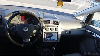 VW Touran 125kw 7 míst - 11